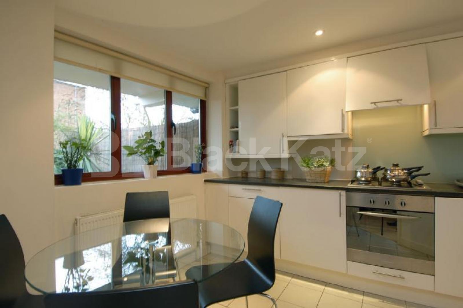 			New Instruction, 3 Bedroom, 1 bath, 1 reception Flat			 Barnsbury Grove, ISLINGTON/BARNSBURY